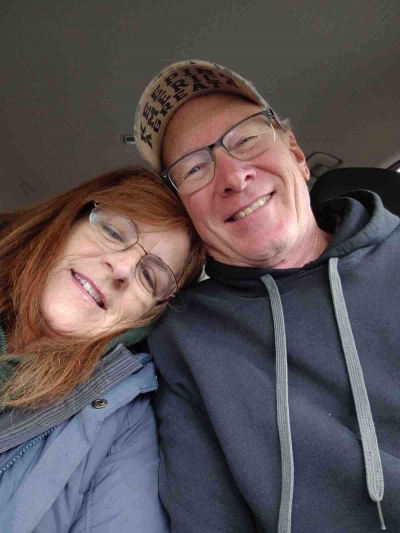 Фото команды в рамках охоты за сокровищами в Гленвуд-Спрингс